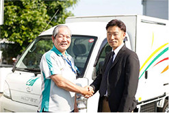 上原さんとＳＤの戸田重晴さん
